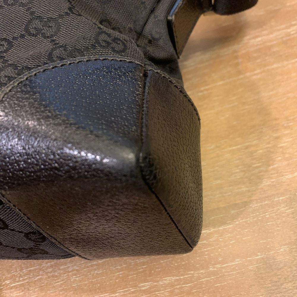 Gucci Black Monogram Messenger Bag - Picture 13 of 16
